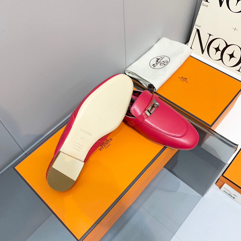 Hermes sandals Style 184 - logo and branding close-up