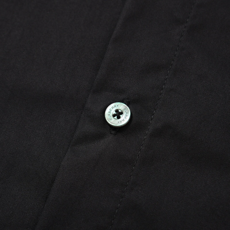 Styling view of Burberry luxury piece style No.017