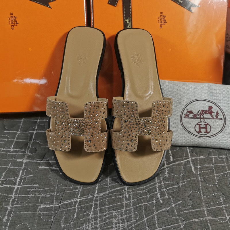 Hermès Nude Platform Sandals - Detail Shot of Craftsmanship