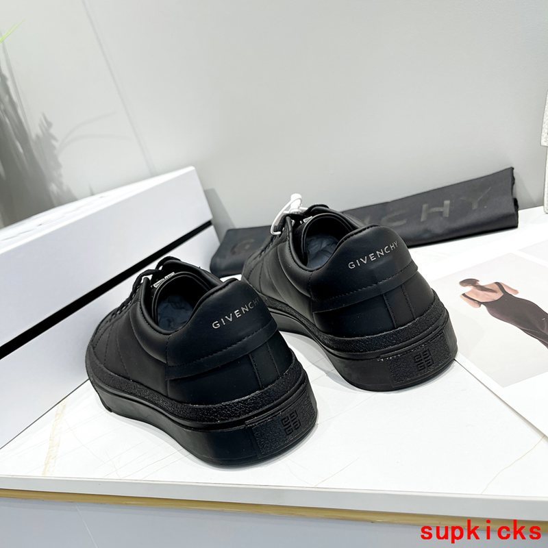 Givenchy shoes Style 095 - back heel detail
