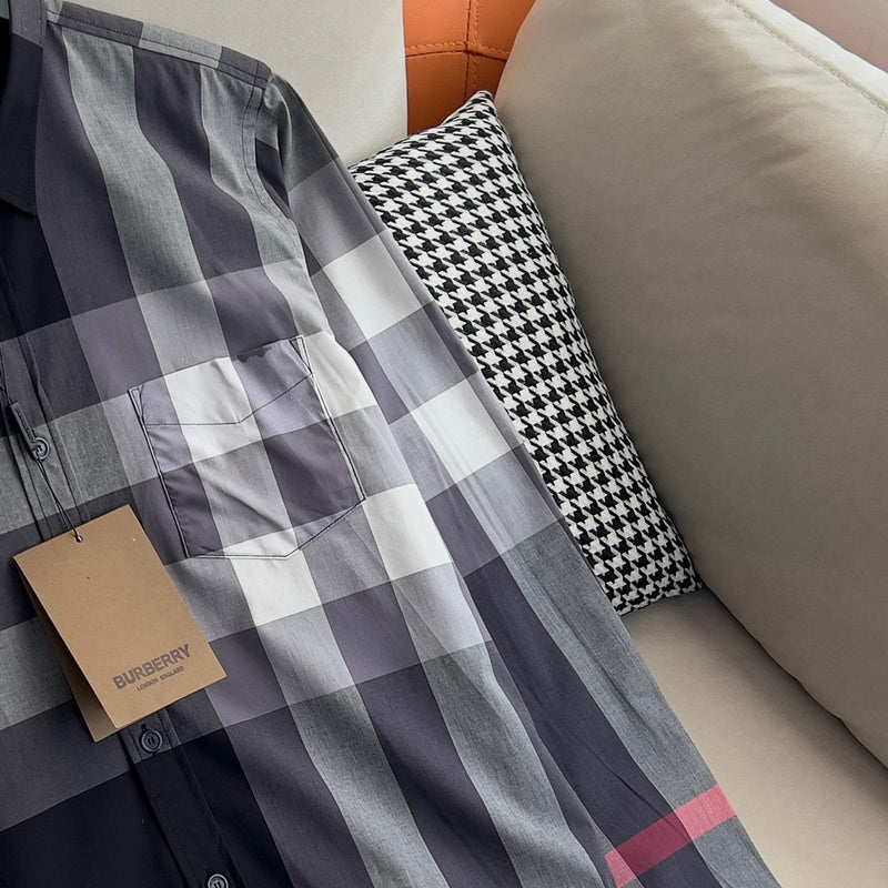 Three-quarter angle view of Burberry luxury piece style No.073