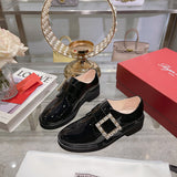 Back view of Roger Vivier luxury piece style No.093