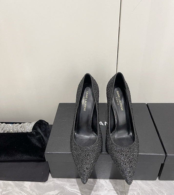Full silhouette view of Saint Laurent luxury piece style No.007