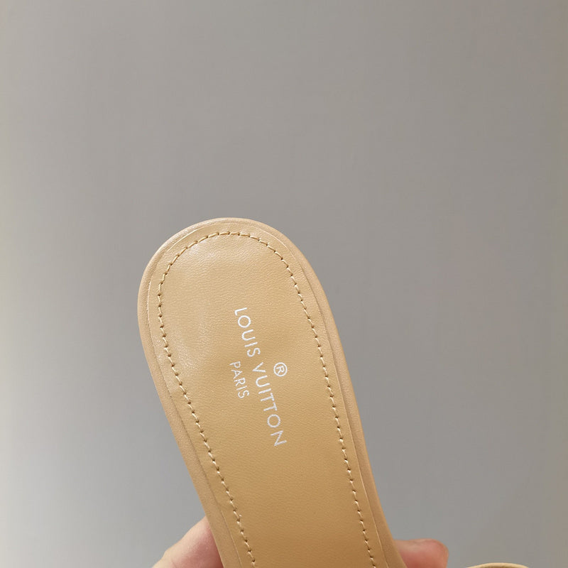 Louis Vuitton shoes Style 230 - top view showing design