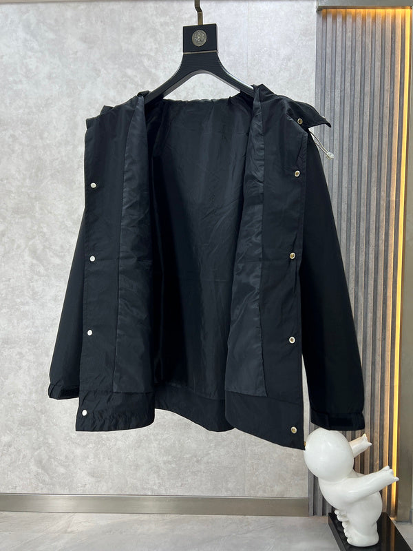 Side profile view of Burberry luxury piece style No.419