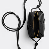Bottega Veneta premium shoulder bags detail and craftsmanship close-up