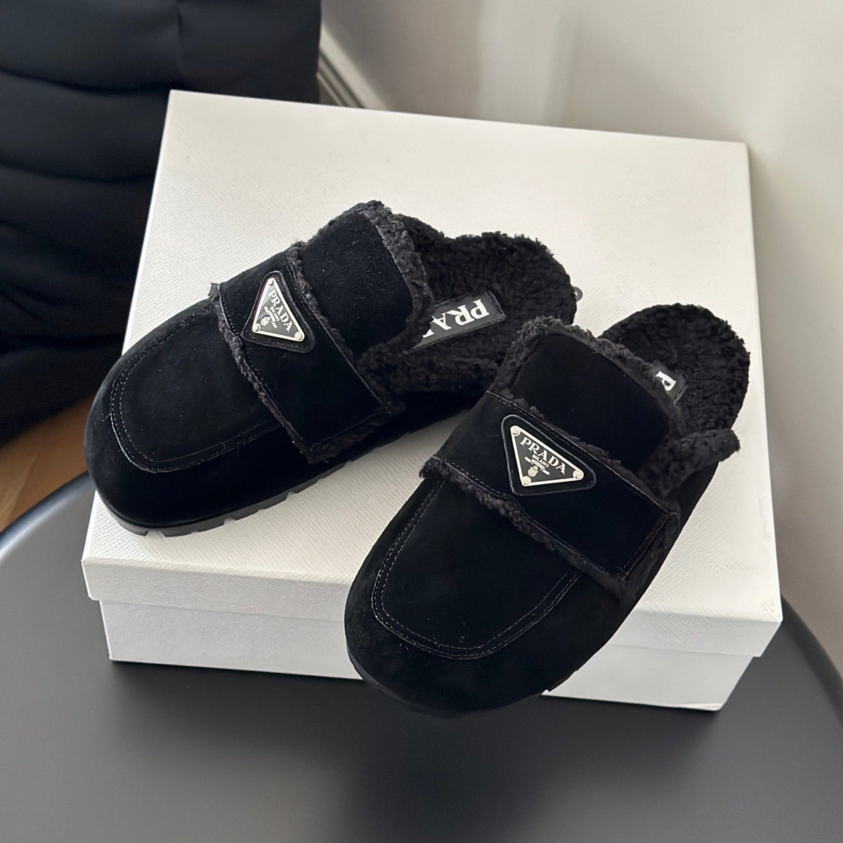 Accessories- Pd Shearling Slippers Luxury Designer Fashion Accessory