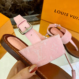 Texture and finish detail of Louis Vuitton luxury piece style No.103