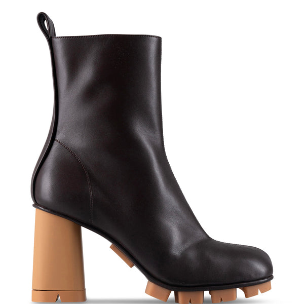 Bottega Veneta flats luxury designer piece front view