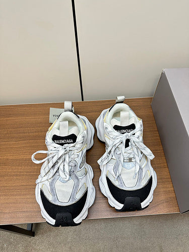 Balenciaga shoes Style 022 - texture and material detail