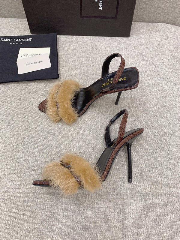 Three-quarter angle view of Saint Laurent luxury piece style No.096