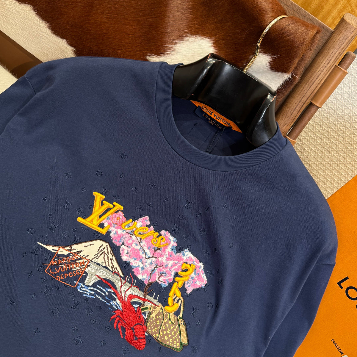 Louis Vuitton T-Shirts- Louis Vuitton Lou T-shirt Premium Designer Cotton T-Shirt
