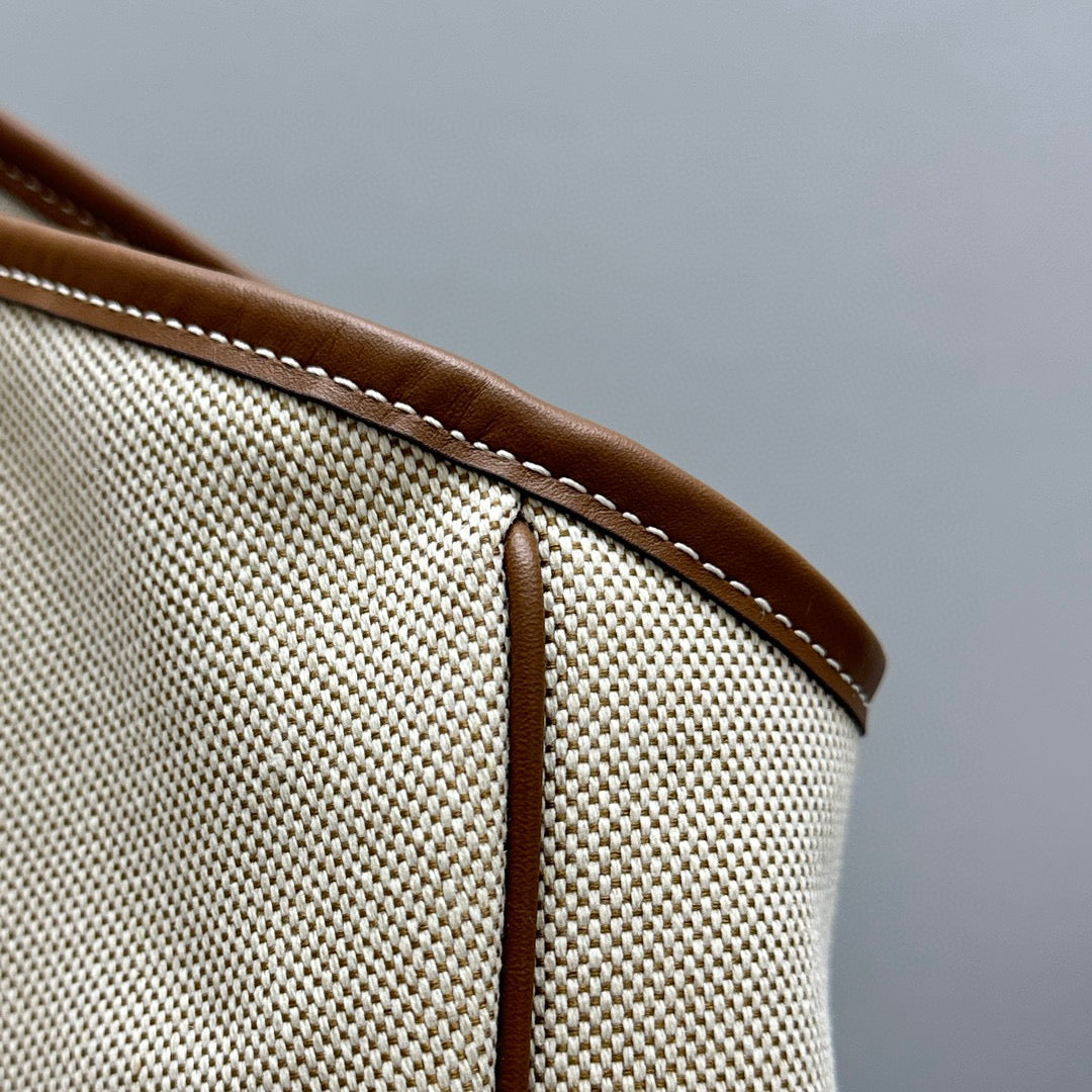 Bags- Miu M Ivy Cannete Bag Elegant Everyday Designer Handbag