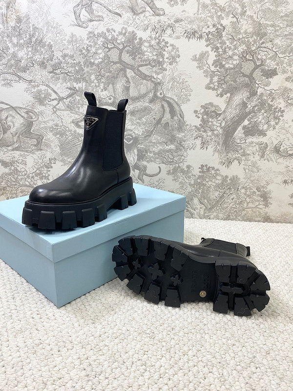 Front view of Prada luxury piece style No.131
