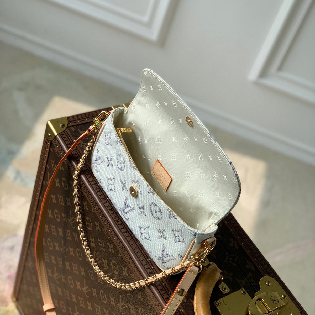 Louis Vuitton Wallets- Louis Vuitton Lou Ivy Wallet On Chain Bag Compact Luxury Card Wallet