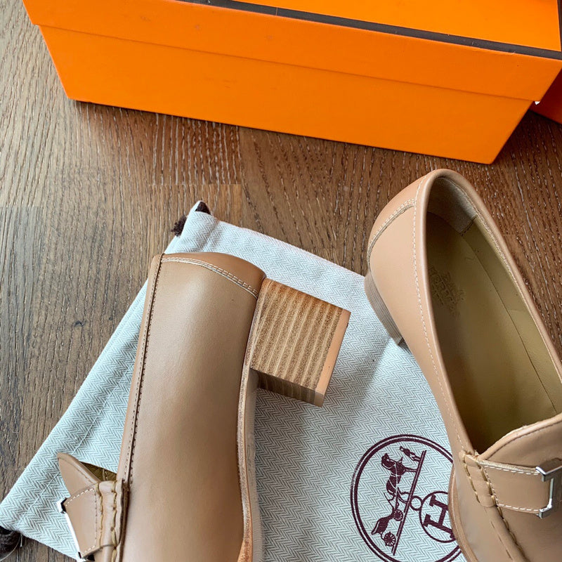 Hermès Grey Platform Heels - Close-Up Texture View
