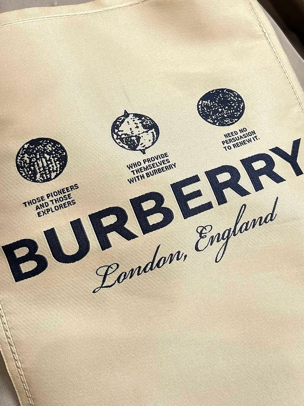 Full silhouette view of Burberry luxury piece style No.456