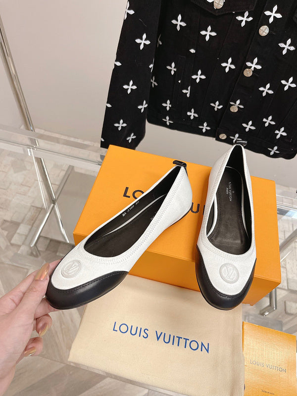 Louis Vuitton Tan High-Top Sneakers - Sole Detail View