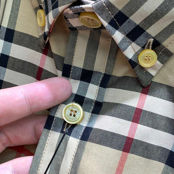 Three-quarter angle view of Burberry luxury piece style No.039