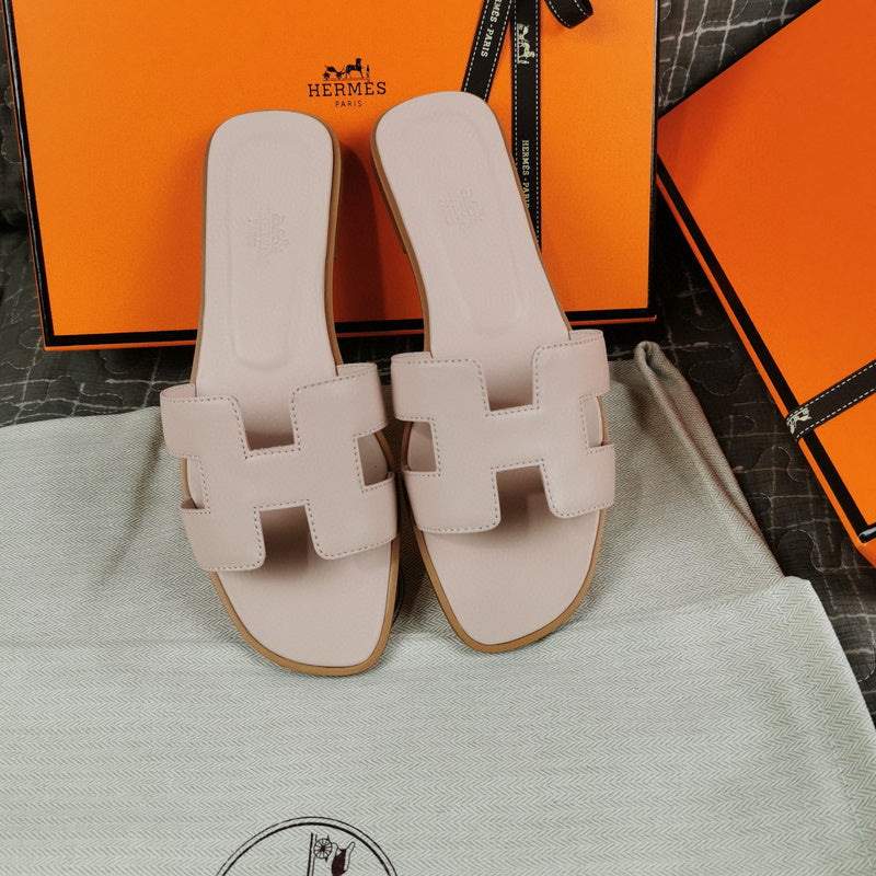 Hermes sandals Style 060 - top view showing design