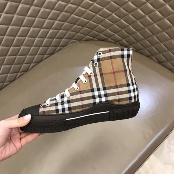Burberry shoes Style 267 - close-up of statement logo accent