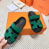 Hermès Grey Flat Thong Sandals - Heel Detail View