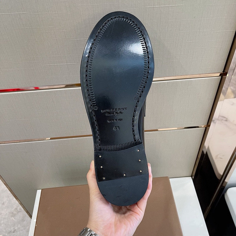Burberry shoes Style 277 - side profile detail