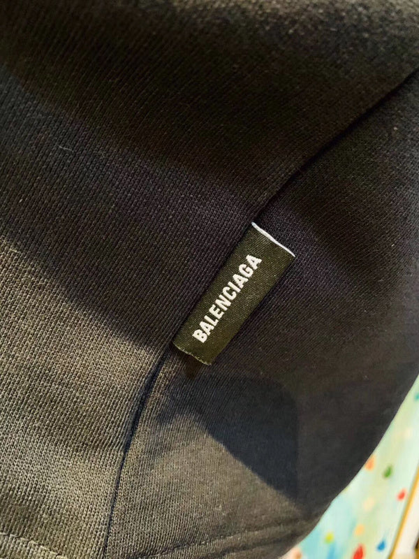Texture and finish detail of Balenciaga luxury piece style No.277