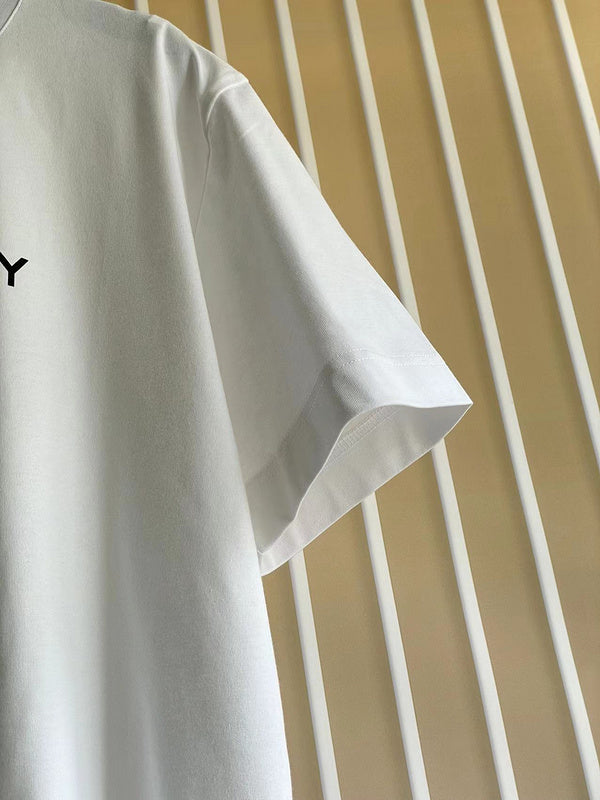 Styling view of Givenchy luxury piece style No.228