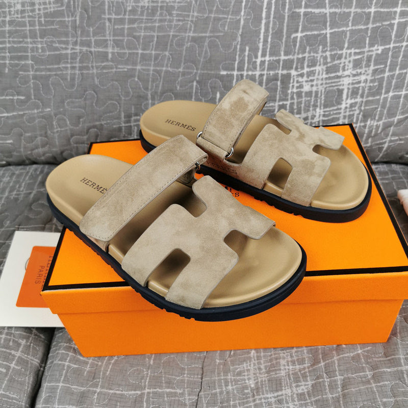 Hermès Chocolate Brown Block Heel Sandals - Heel Detail View