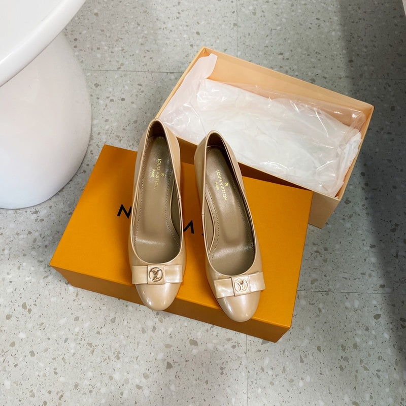 Louis Vuitton shoes front view designer style