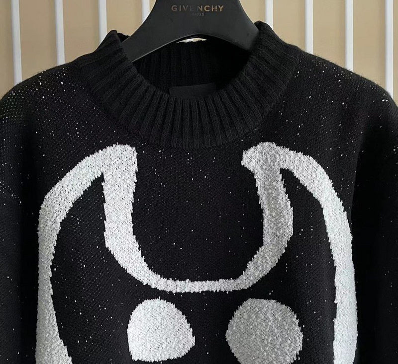 Full silhouette view of Givenchy luxury piece style No.171