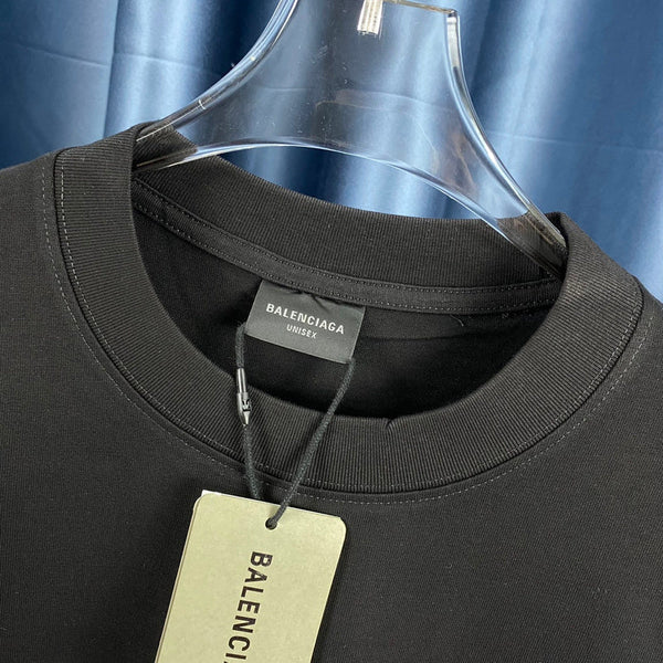 Three-quarter angle view of Balenciaga luxury piece style No.122