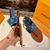 Front view of Louis Vuitton luxury piece style No.105