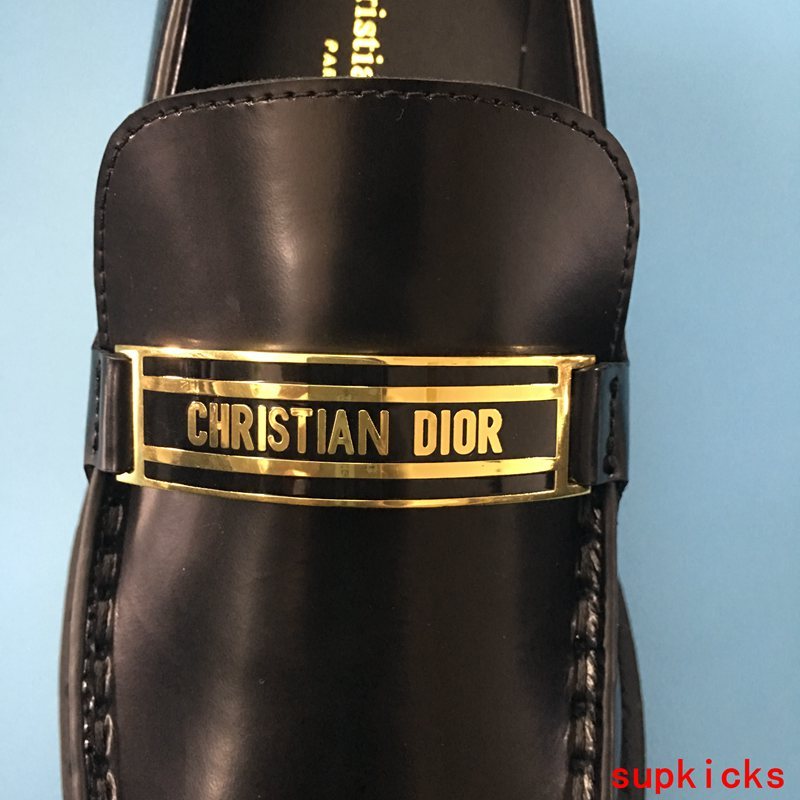 Dior shoes Style 024 - logo and branding close-up