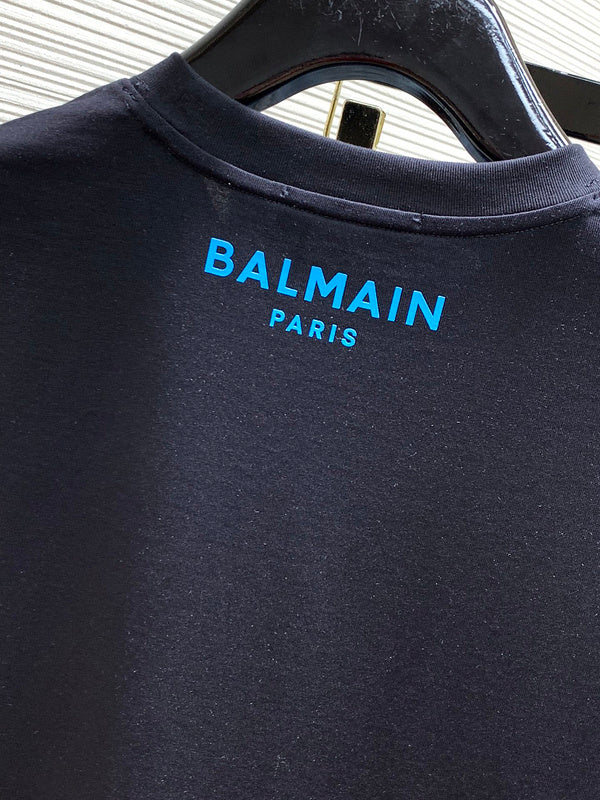 Styling view of Balmain luxury piece style No.077