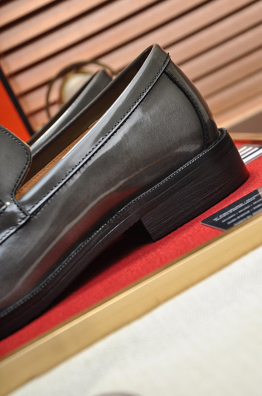 Hermès Red Low-Top Sneakers - Angled View