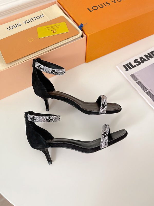 Louis Vuitton shoes Style 403 - logo and branding close-up