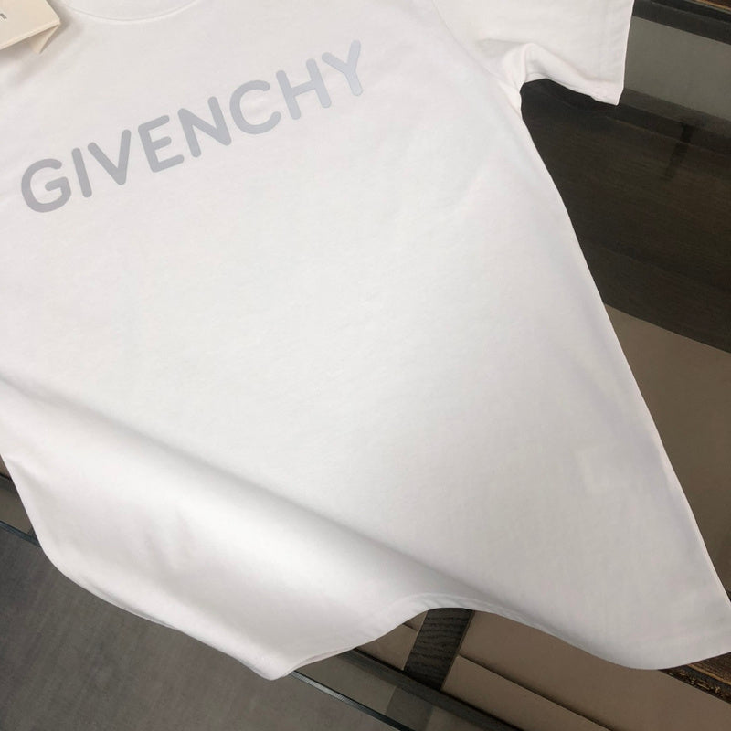 Styling view of Givenchy luxury piece style No.213