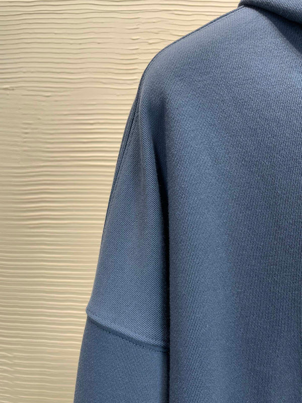 Styling view of Balenciaga luxury piece style No.194