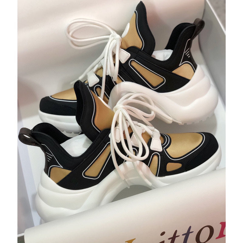 Back view of Louis Vuitton luxury piece style No.014