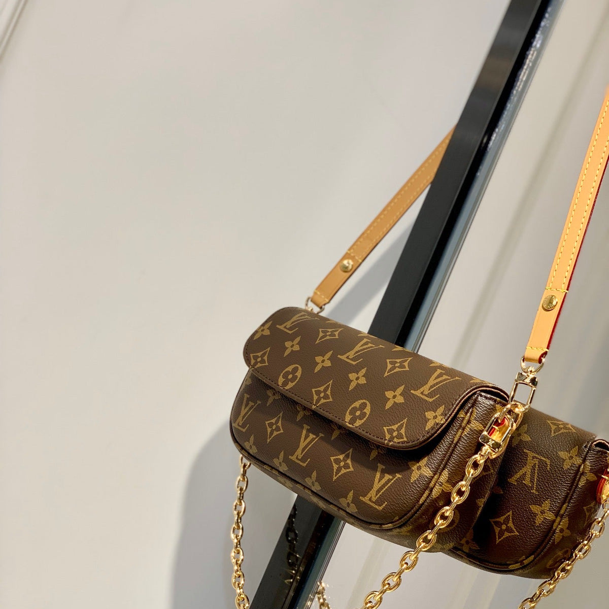 Louis Vuitton Wallets- Louis Vuitton Lou Ivy Wallet On Chain Bag Compact Luxury Card Wallet