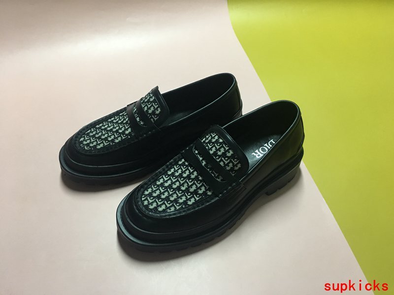 Dior shoes Style 037 - top view showing design (alternate angle)
