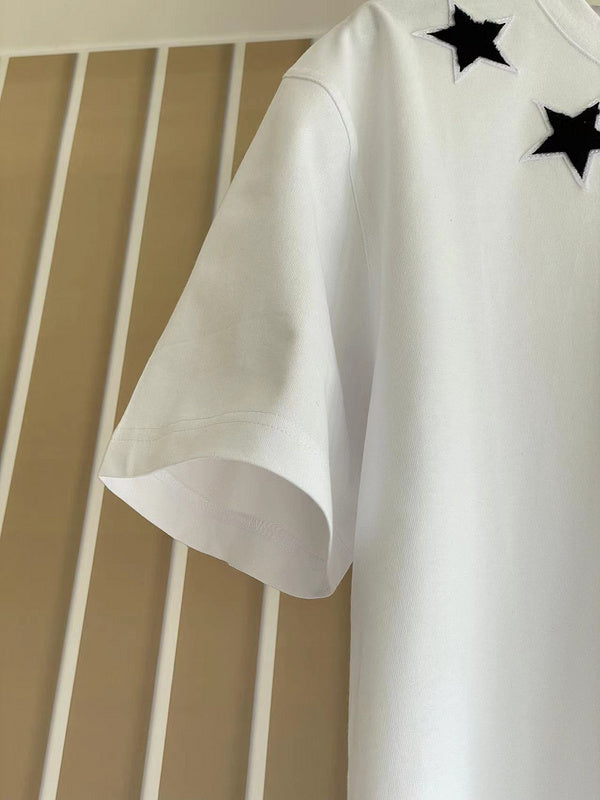 Three-quarter angle view of Givenchy luxury piece style No.232