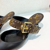 Full silhouette view of Louis Vuitton luxury piece style No.159