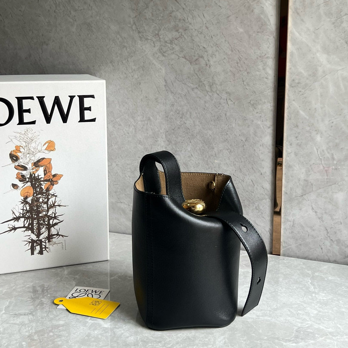 Bags- Loew Mini Pebble Bucket Bag Elegant Everyday Designer Handbag