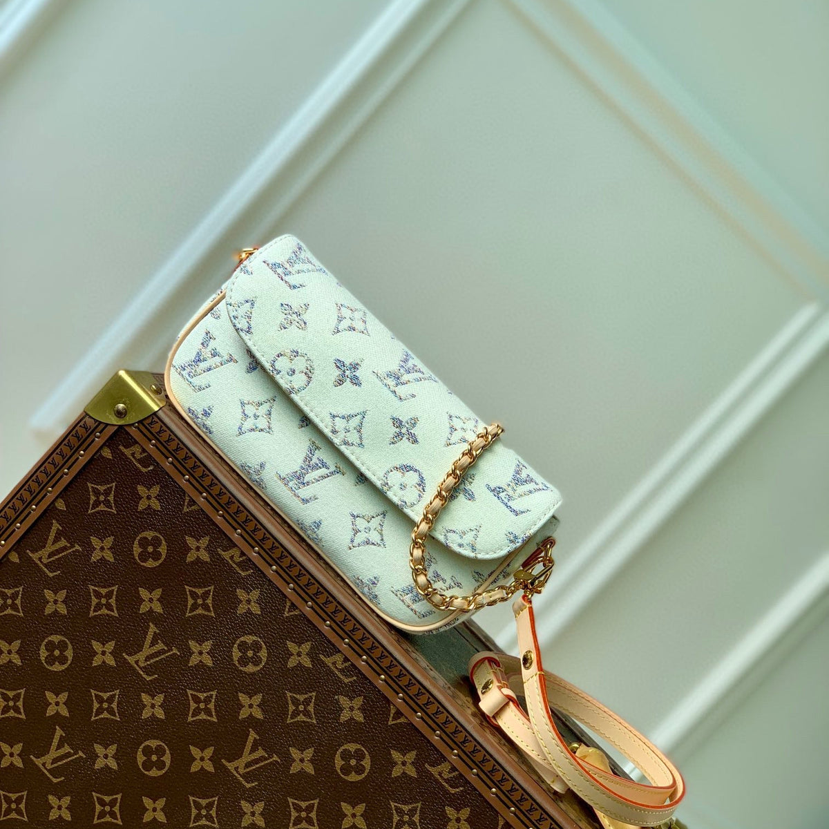 Louis Vuitton Wallets- Louis Vuitton Lou Ivy Wallet On Chain Bag Compact Luxury Card Wallet