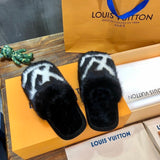 Texture and finish detail of Louis Vuitton luxury piece style No.130