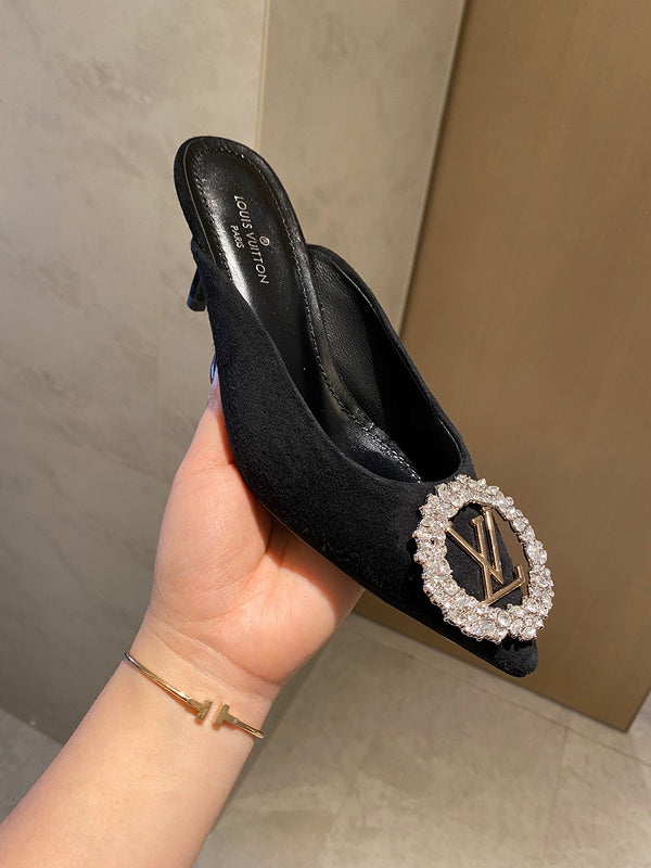 Louis Vuitton shoes Style 262 - logo and branding close-up