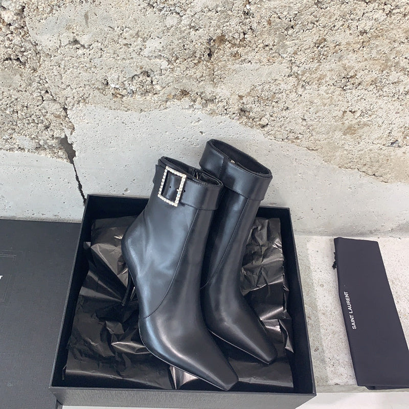 Side profile view of Saint Laurent luxury piece style No.049